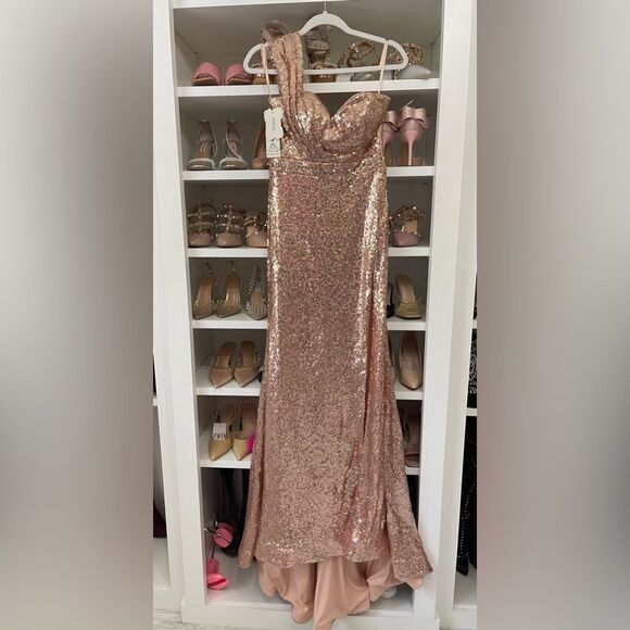 NWT Rose Gold One-Shoulder Sweep/Brush Train Beading Sequins Dresses - Picture 13 of 15